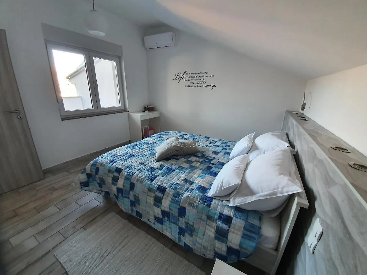 Apartment Villa Franci Pag Town
