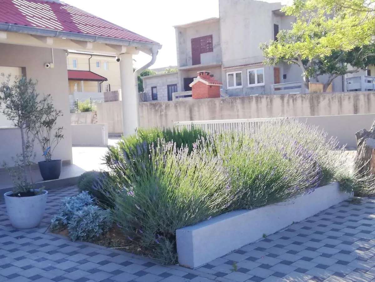 Apartment Villa Franci Pag Town